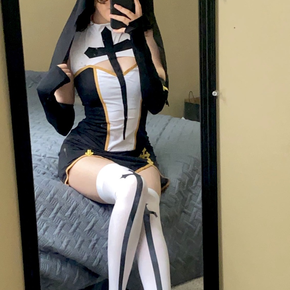 Nun Halloween Costume